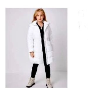 Girls SHEIN white quilted puffer coat. Sz 9 (EU134). NWOT. Never worn.